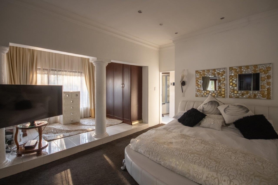 5 Bedroom Property for Sale in Birdwood Estate North West